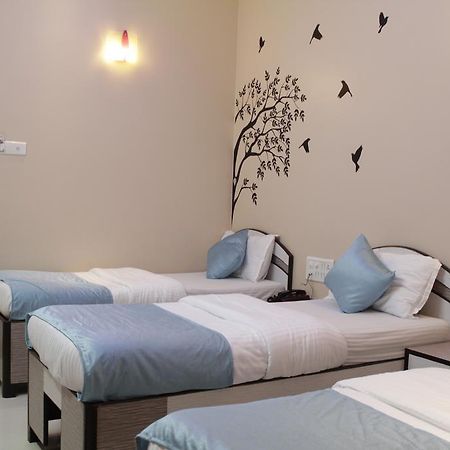 Hotel Broadway Colaba Βομβάη Εξωτερικό φωτογραφία