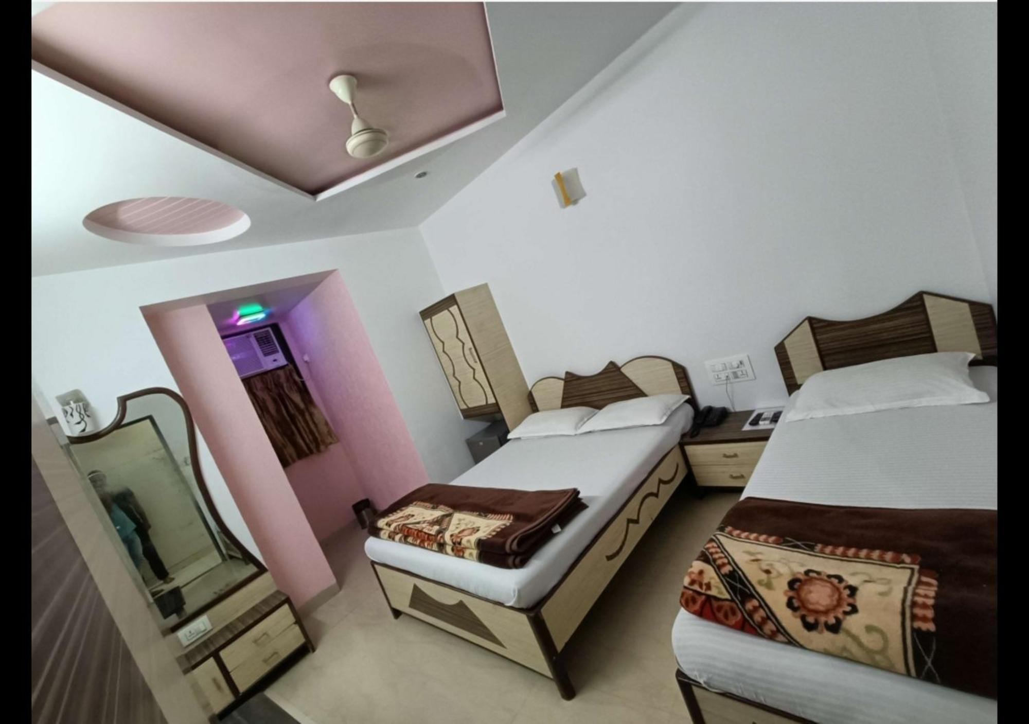 Hotel Broadway Colaba Βομβάη Εξωτερικό φωτογραφία