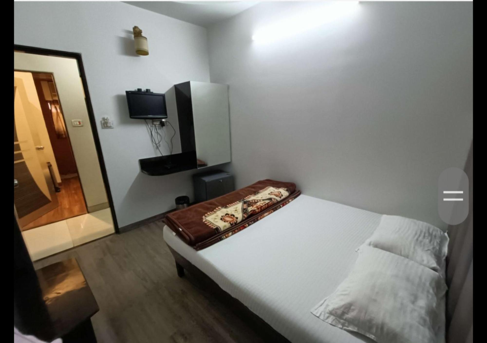 Hotel Broadway Colaba Βομβάη Εξωτερικό φωτογραφία