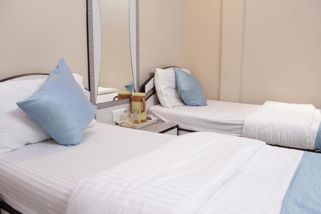 Hotel Broadway Colaba Βομβάη Εξωτερικό φωτογραφία
