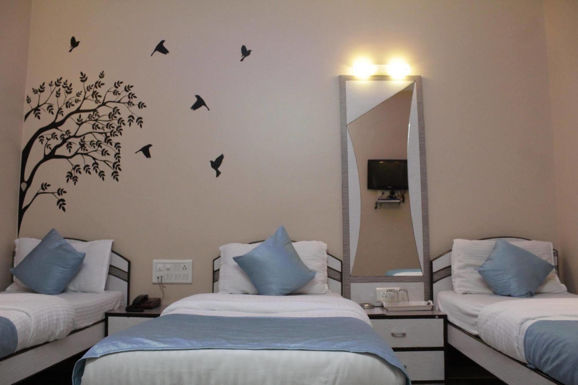 Hotel Broadway Colaba Βομβάη Εξωτερικό φωτογραφία