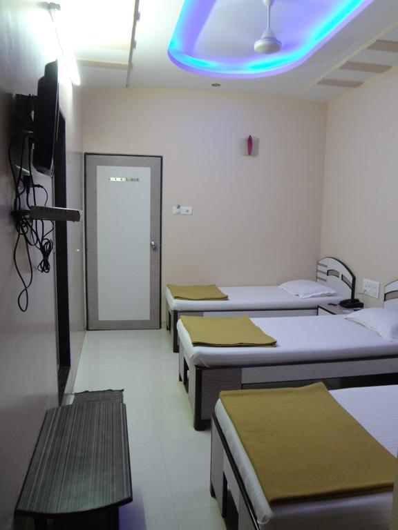 Hotel Broadway Colaba Βομβάη Δωμάτιο φωτογραφία