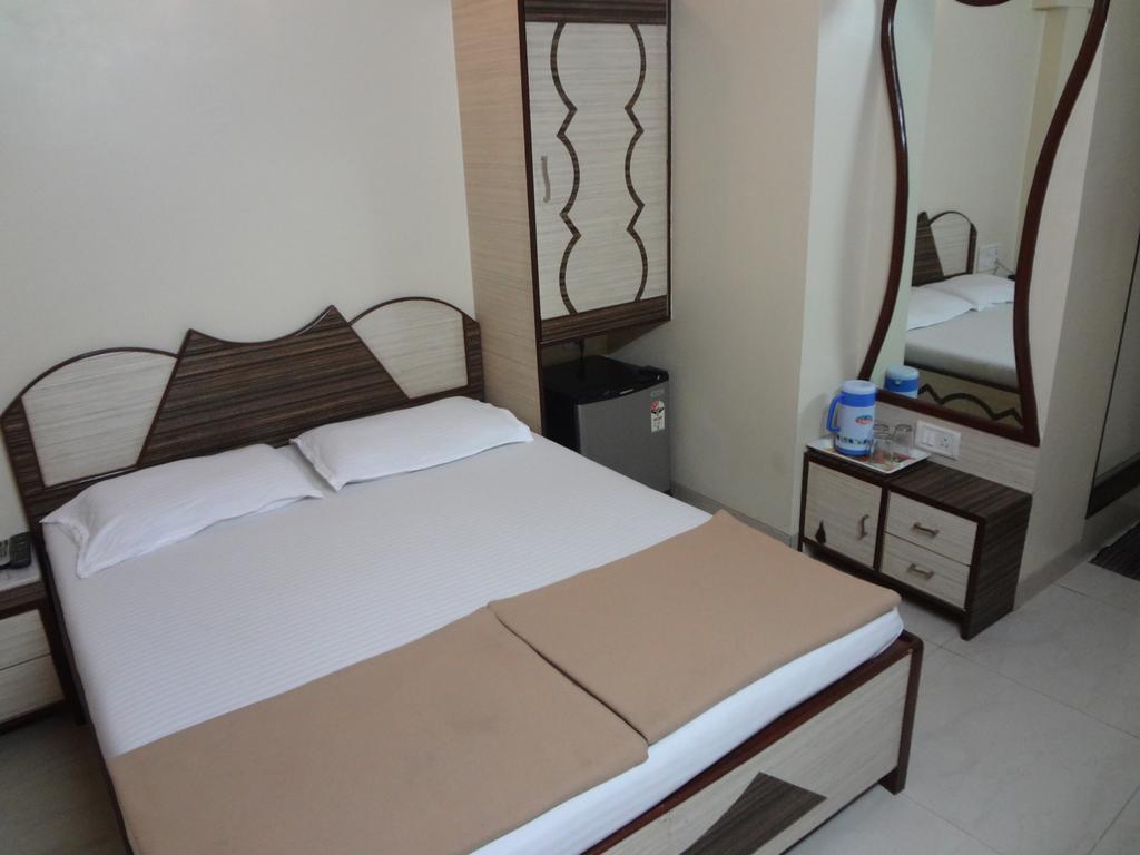 Hotel Broadway Colaba Βομβάη Εξωτερικό φωτογραφία